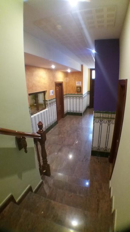 Hostal Venecia II มอนซ็อน ภายนอก รูปภาพ