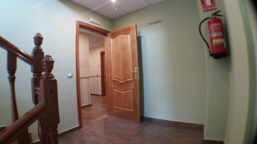 Hostal Venecia II มอนซ็อน ภายนอก รูปภาพ