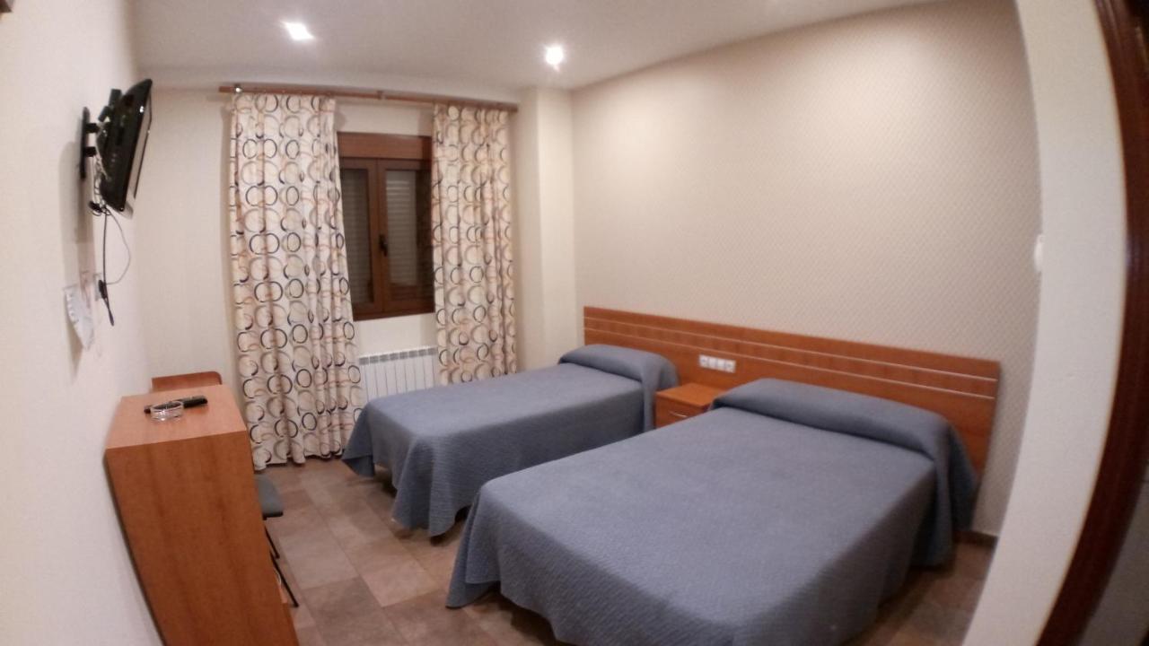 Hostal Venecia II มอนซ็อน ภายนอก รูปภาพ