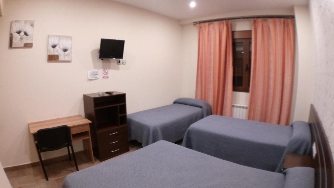 Hostal Venecia II มอนซ็อน ภายนอก รูปภาพ