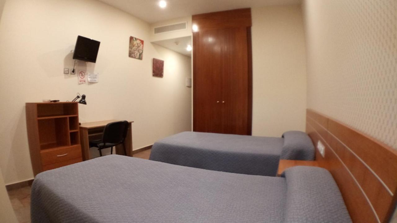 Hostal Venecia II มอนซ็อน ภายนอก รูปภาพ