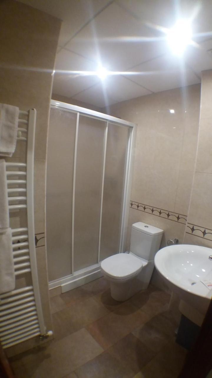 Hostal Venecia II มอนซ็อน ภายนอก รูปภาพ